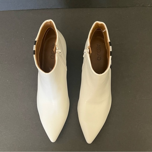 Abound Women’s Kitten Heel Booties Size 5 White Black Grey Stripe Pointed Toe - Picture 10 of 14